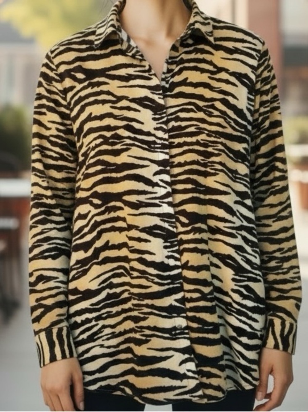 Chico’s No-Iron Big Cat Leopard Print Long Sleeve Mobwife Tunic Size 4